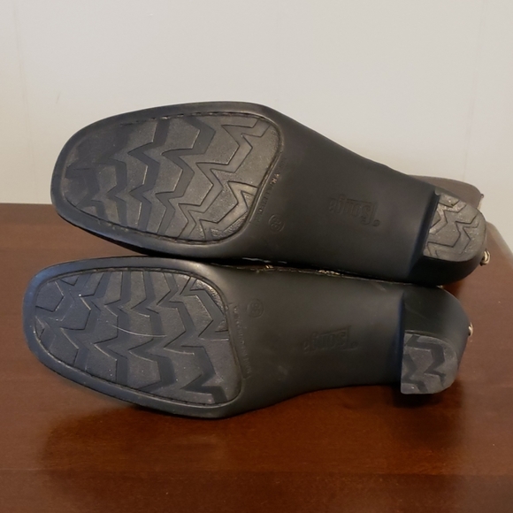 SOLD Tsonga leather heeled boots - Picture 6 of 8